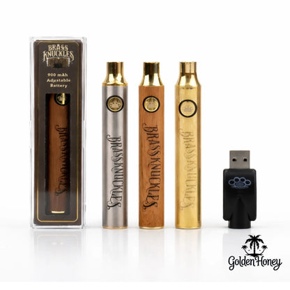 Batería  Brass Knuckles de 900 mAh rosca 510 que destaca por su elegancia y rendimiento.