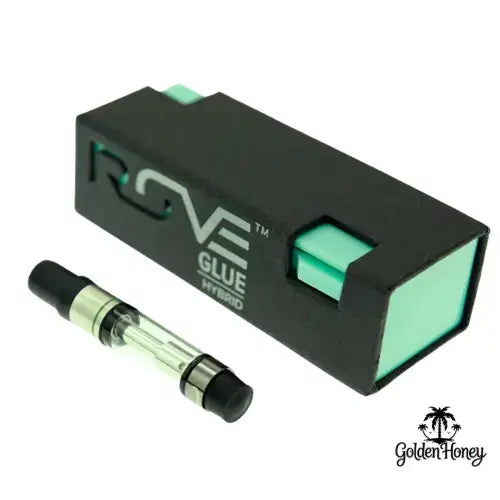 Envase híbrido de Rove Glue con un cartucho transparente de 1 ml de extracto junto a él sobre un fondo blanco.